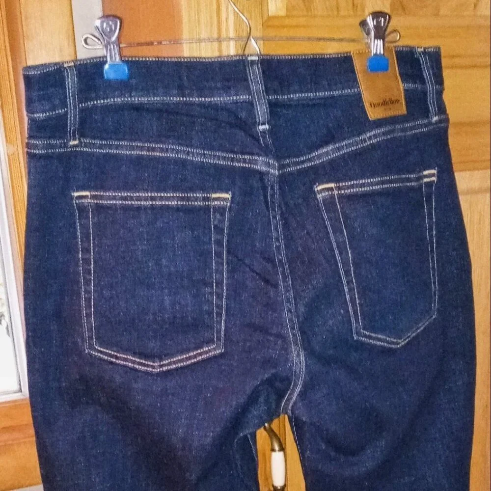 NEW! Goodfellow & Co. Men’s Athletic Fit Medium Wash Comfortable Denim Jeans - Picture 2 of 12